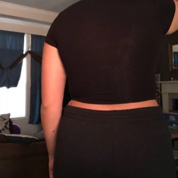 Black Cropped Cut Out Short Sleeve Top - Picture 4 of 6